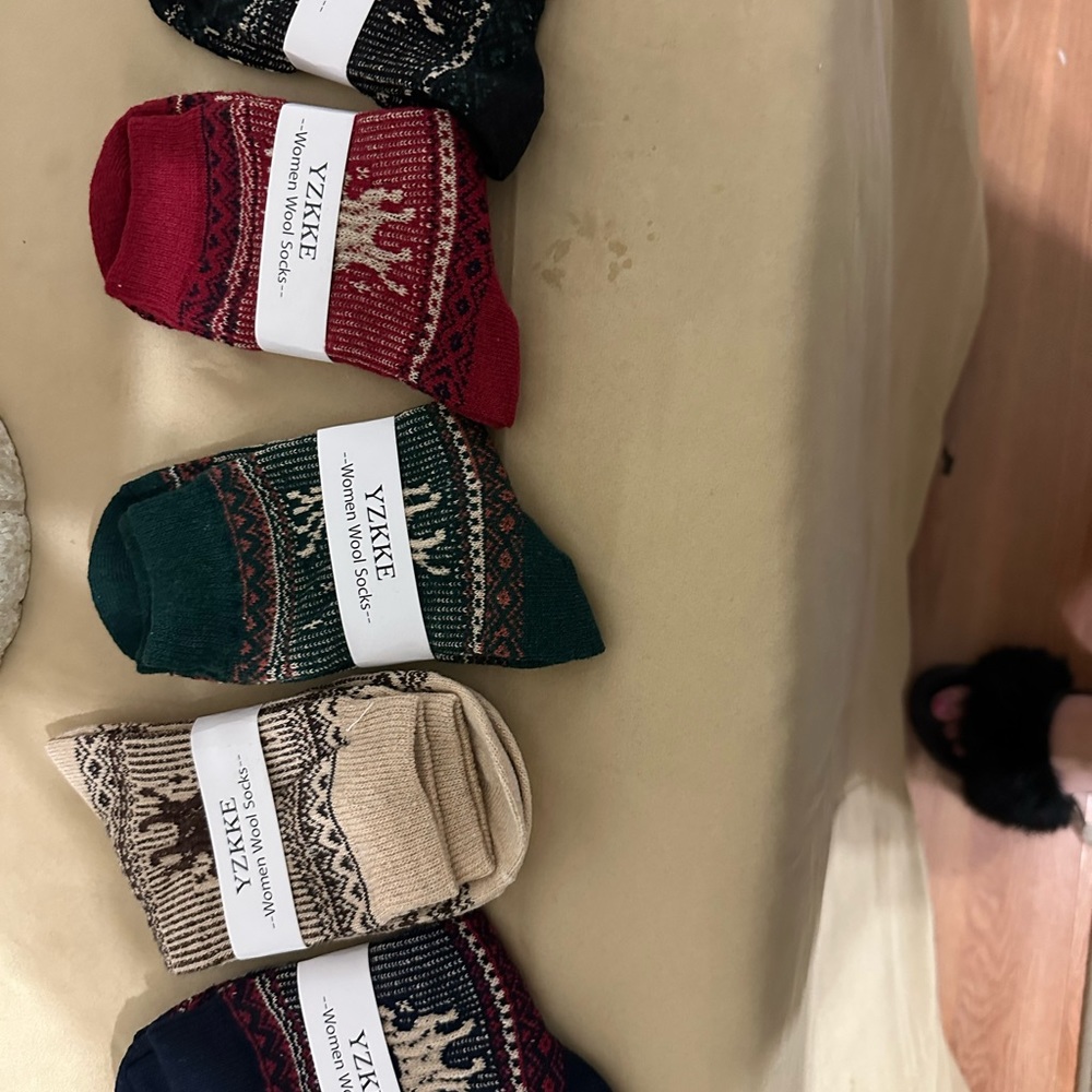 YZKKE socks five different color